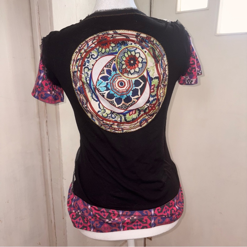 Desigual Graphic Portrait Top Women Medium Artsy Boho Y2K Embroidered Tee - Picture 7 of 11